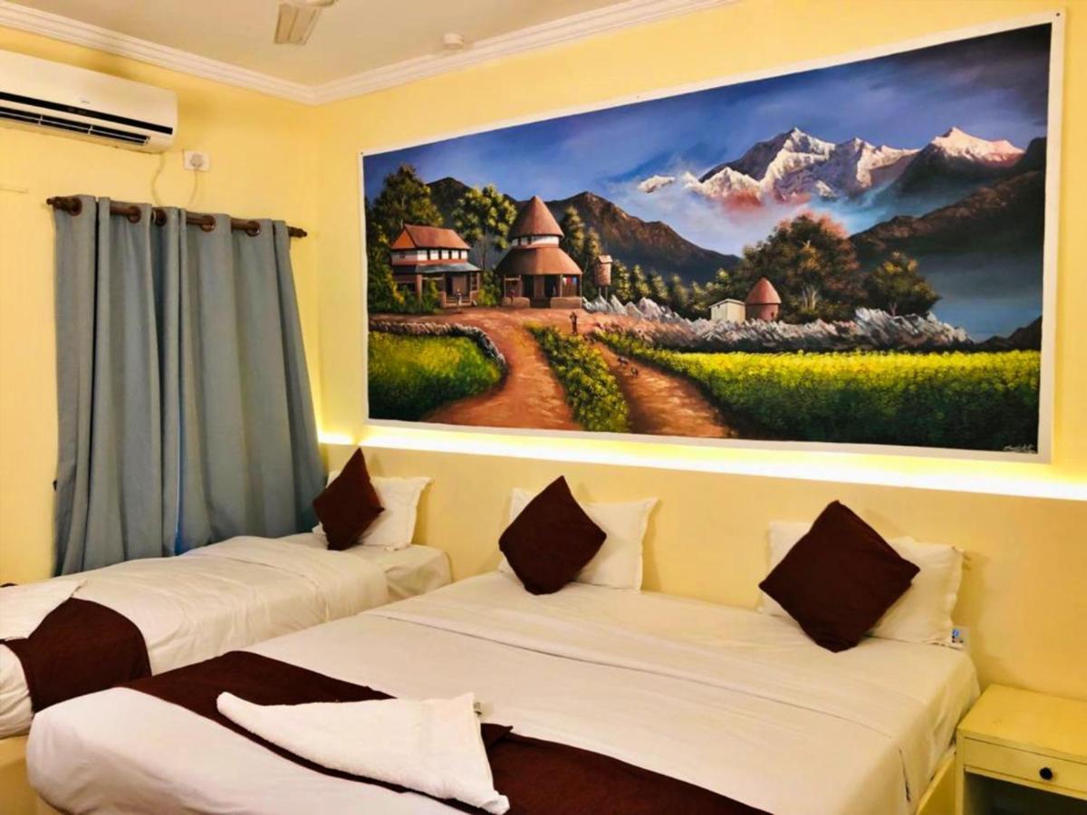 Hotel Peaceland Lumbini 外观 照片