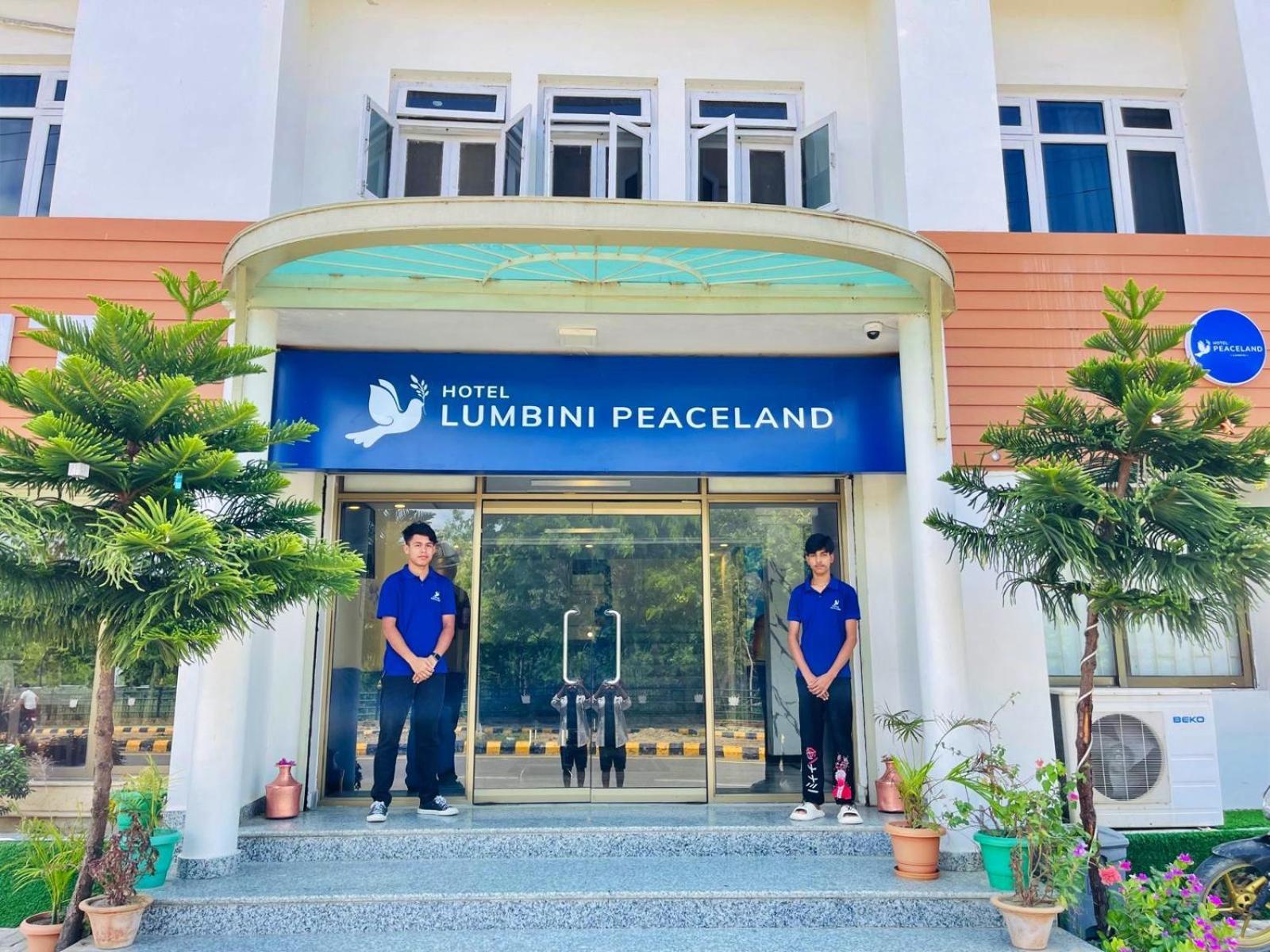 Hotel Peaceland Lumbini 外观 照片